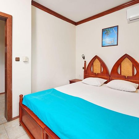 Hotel Manz 2 Поморие Экстерьер фото