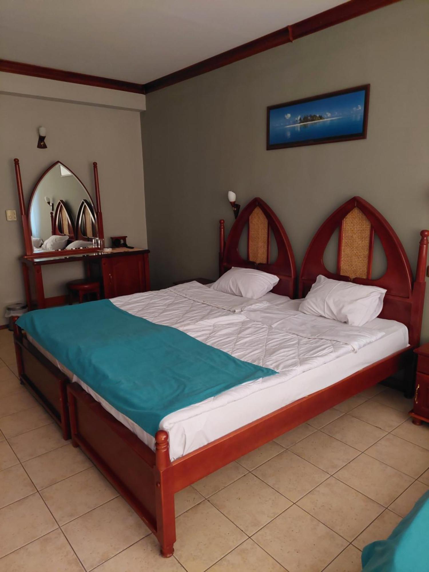 Hotel Manz 2 Поморие Экстерьер фото