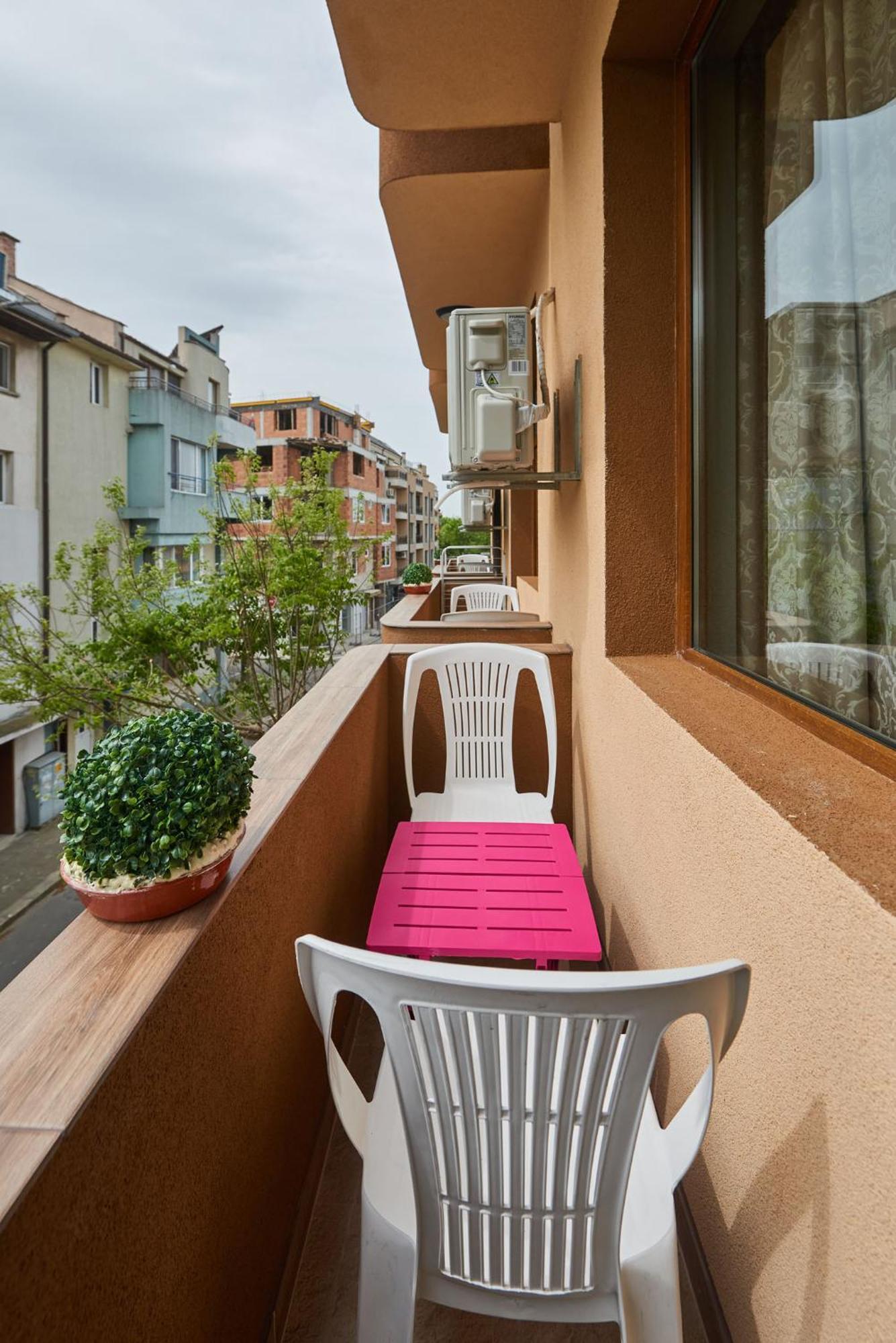 Hotel Manz 2 Поморие Экстерьер фото